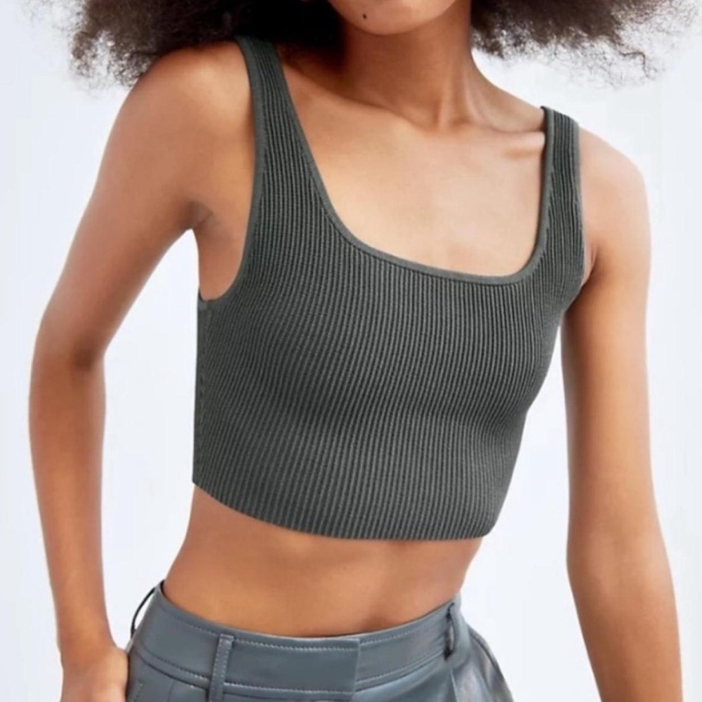Aritzia Babaton sculpt knit gray square neck crop top